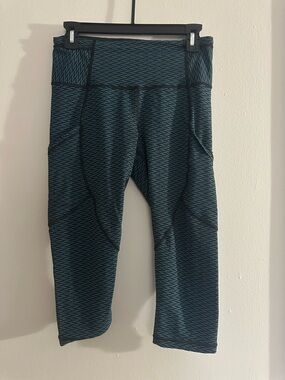 lululemon athletica Teal Patterned Capri Leggings
